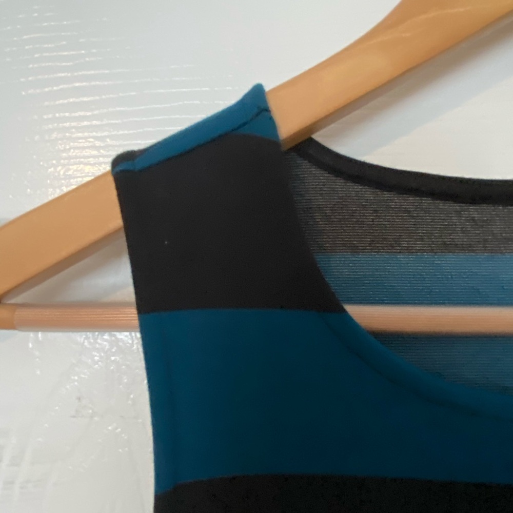 Beautiful Dress! - Picture 2 of 3